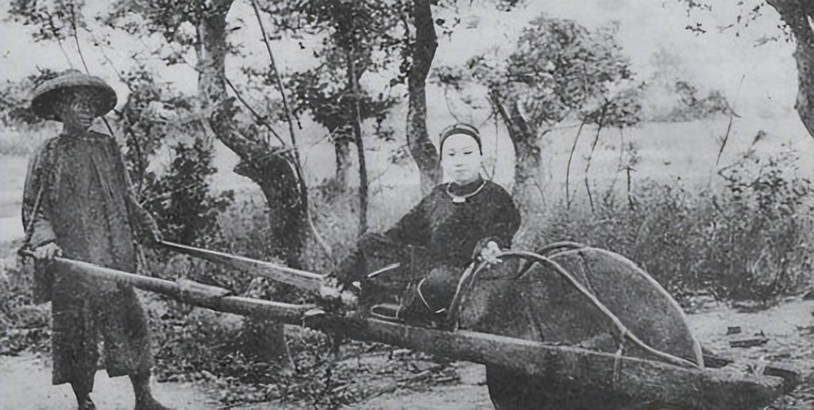 日军日记：男人饿倒在地，为了救他，我将他妻子的乳房割给他吃!