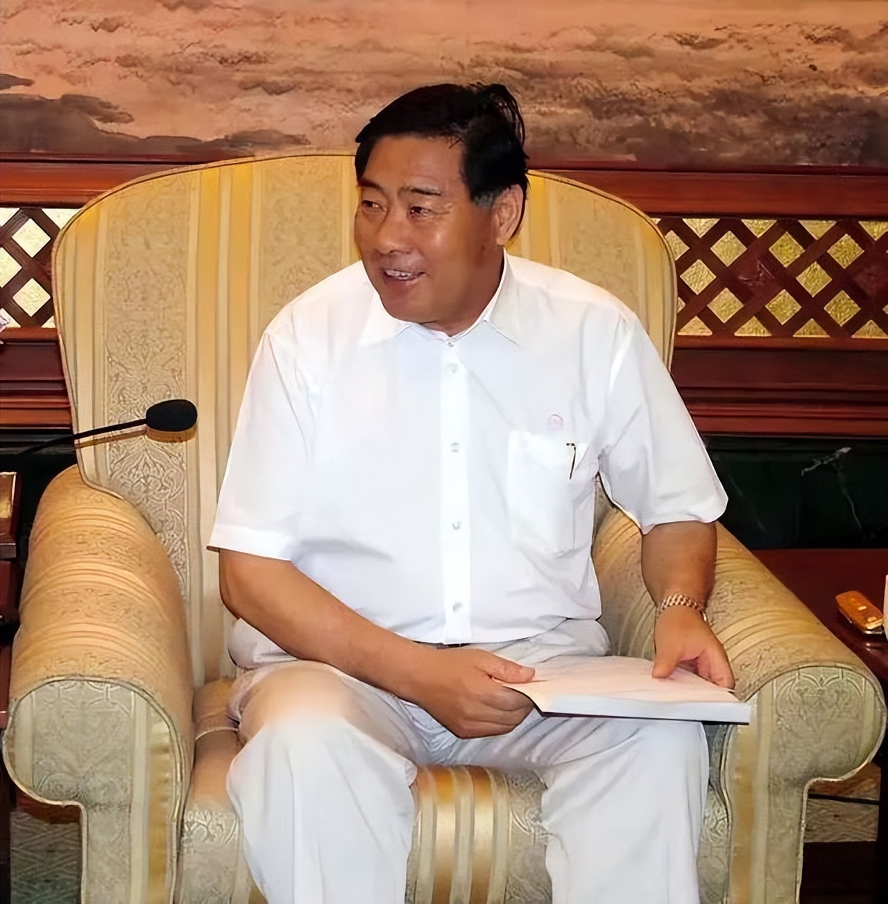 年赚8亿！被中年男人捧红的小作坊，凭什么打脸日本？