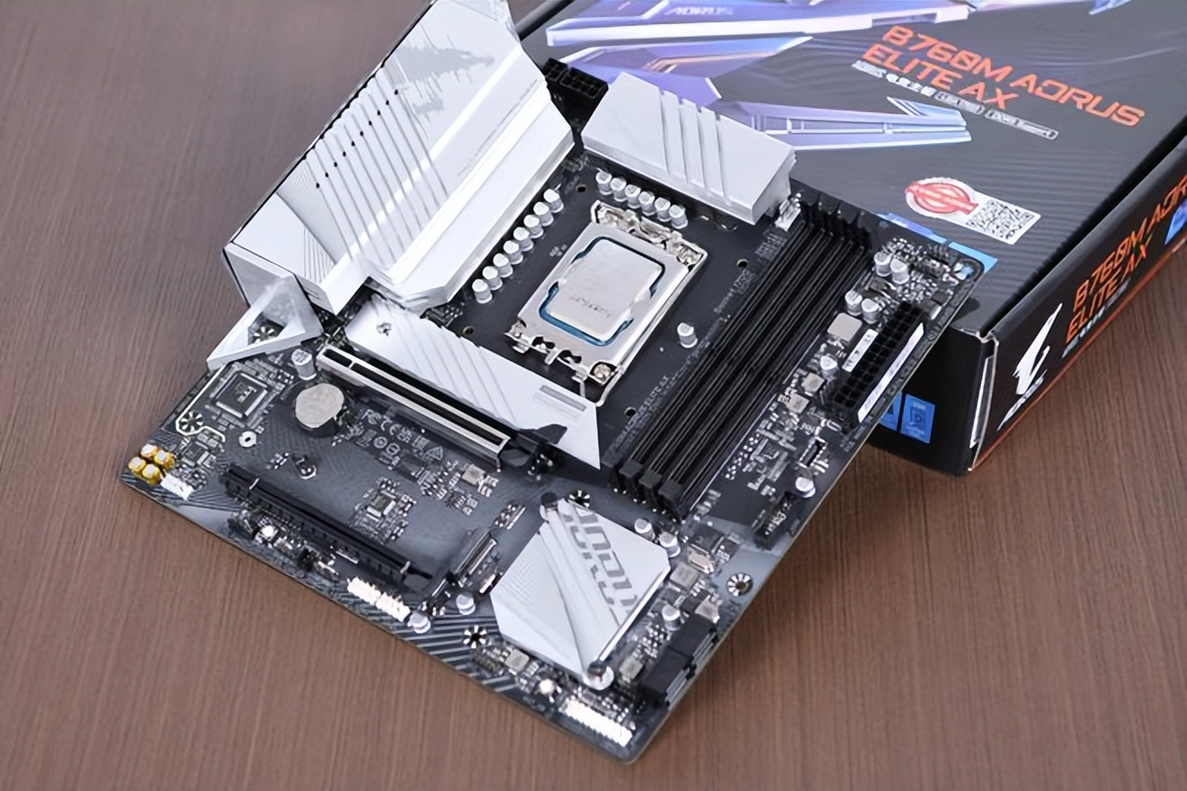 探索ADie性能上限！博德斯曼DDR56800开启高带宽与低延迟模式