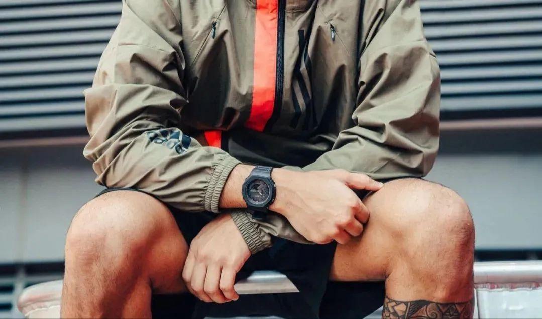 年轻人戴什么表比较合适,年轻人戴机械表还是智能表