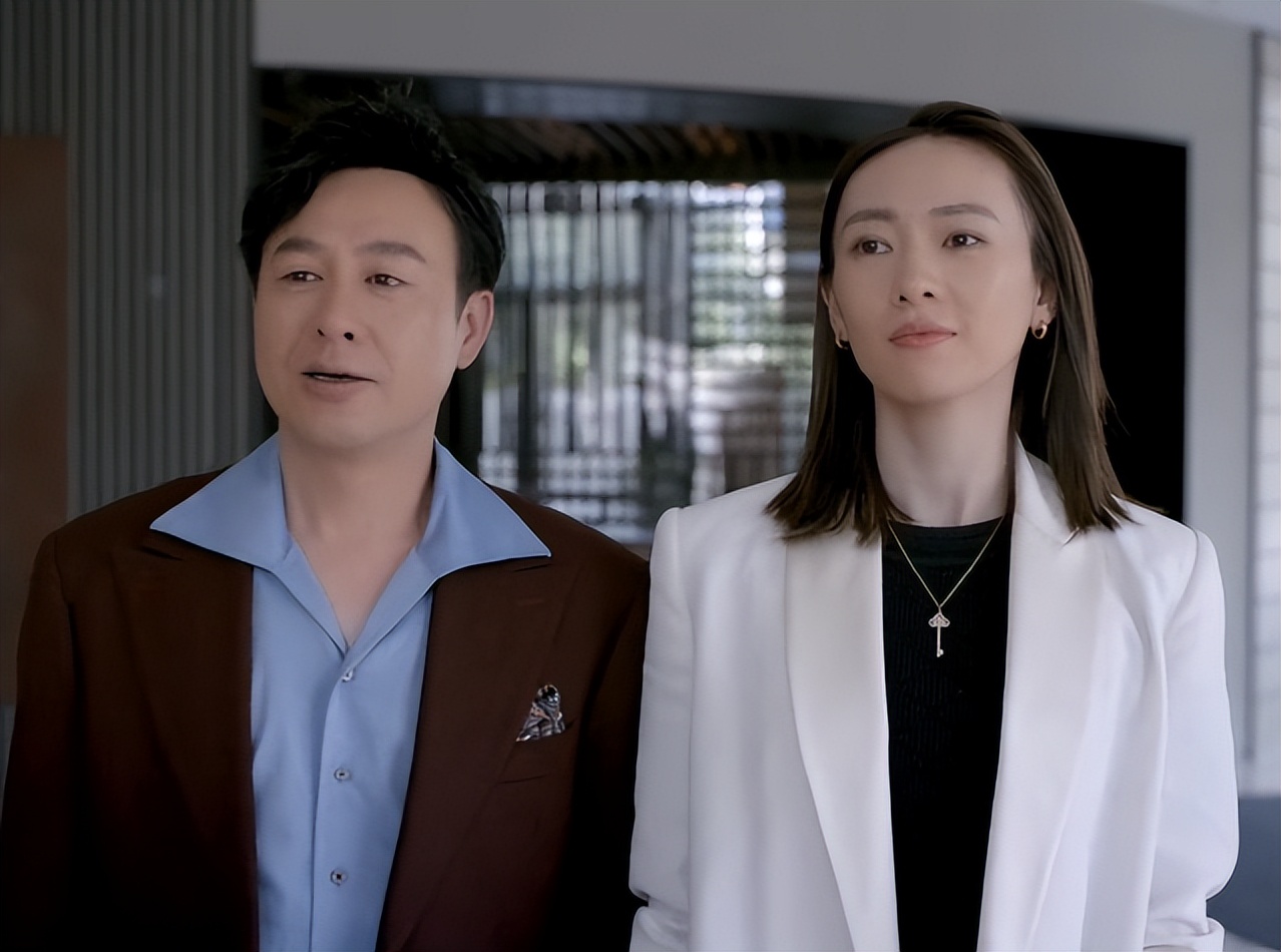 张颂文和冯绍峰走红毯互相谦让,冯绍峰张颂文翻白眼