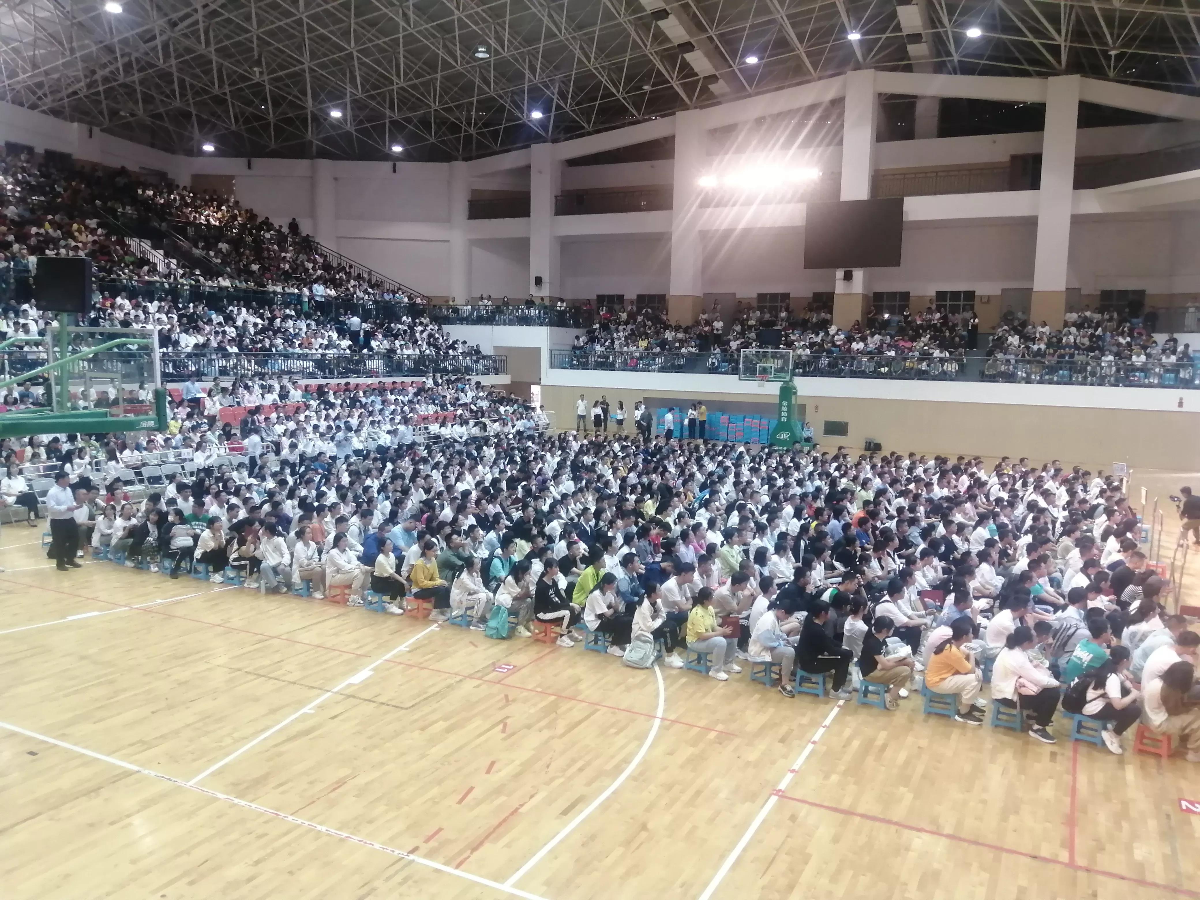 昆十中初一分班情况,昆西中学新生分班名单