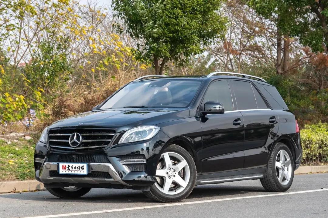 奔驰ml400的二手车实际感受,百万级硬派越野车奔驰ml400