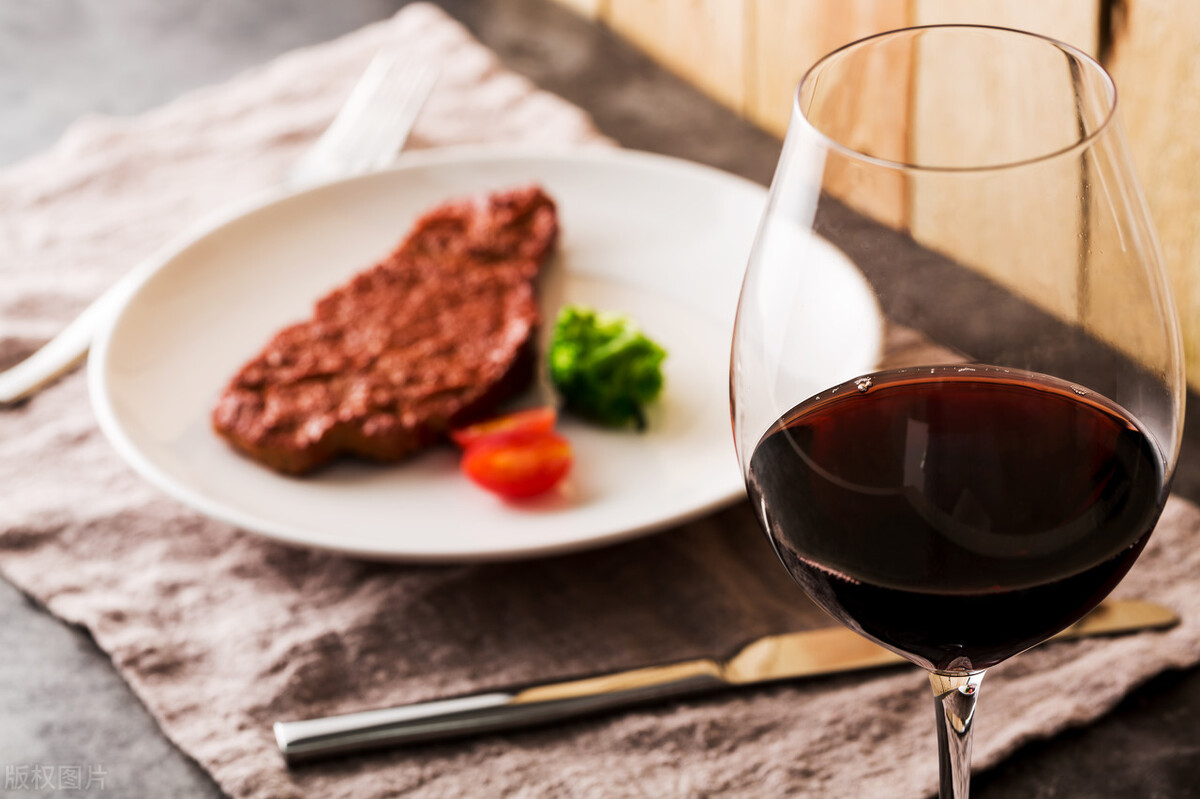 中国的酒文化深度好文,浅谈中国酒文化2500字