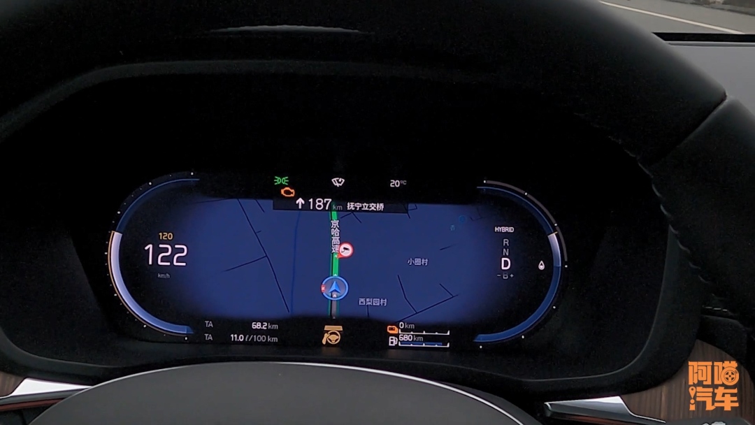 高速开车技巧如何不跑偏,新手开车怎么防止压线跑偏