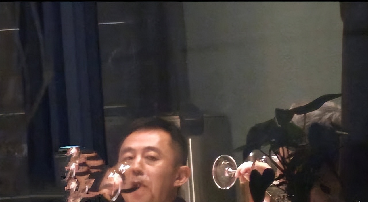 酒驾、卖假货、多次出轨，这4位“老艺人”晚节不保？