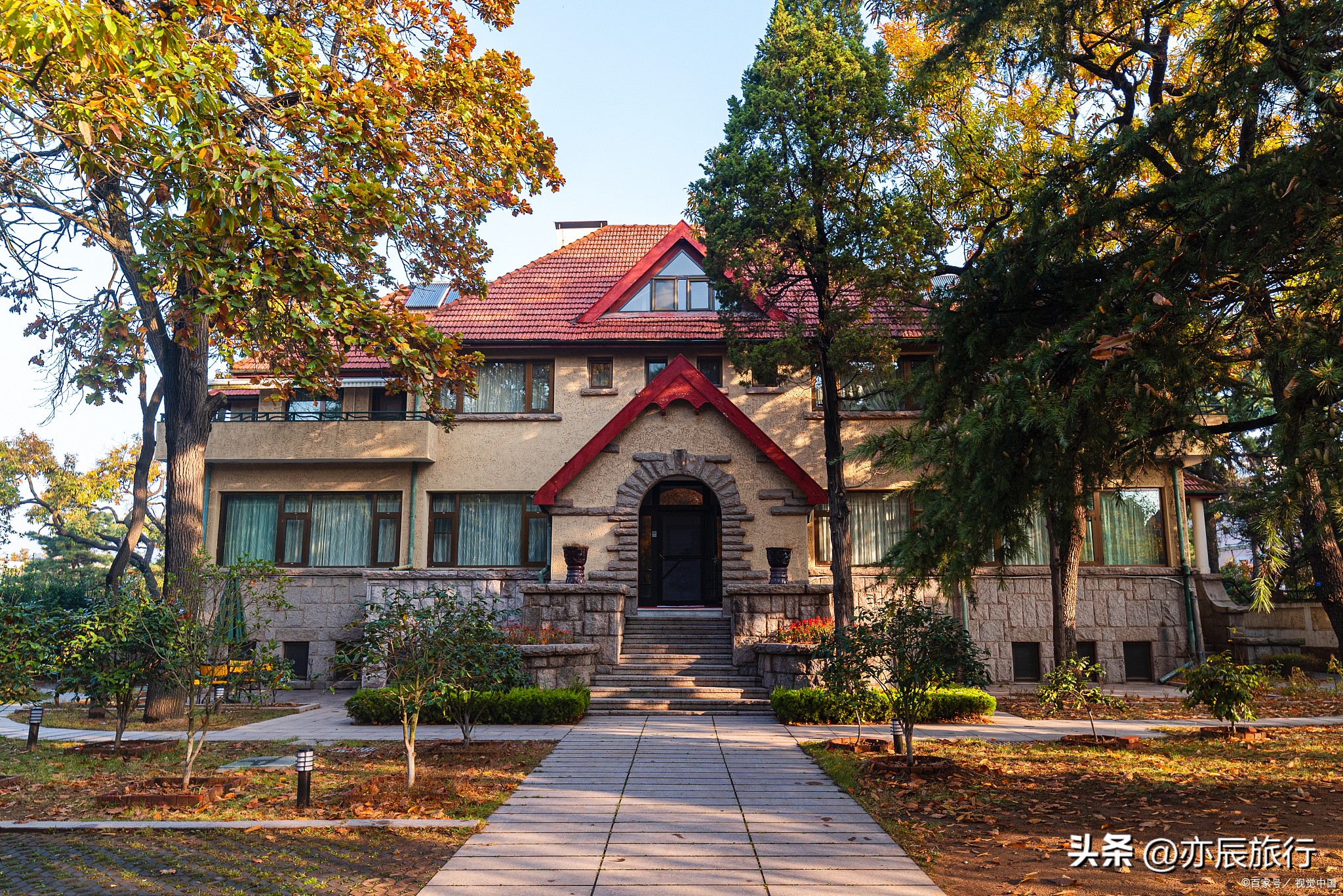 青岛旅游攻略周边旅游景点,现在青岛旅游十大必去景点海边