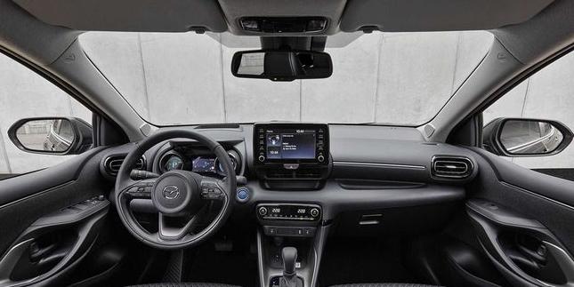 马自达2三厢新款最新消息,马自达2为什么比飞度便宜