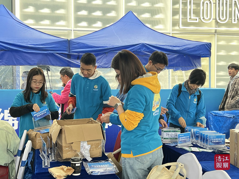 绵阳造佛山展上,你们全力以赴的样子,真美!