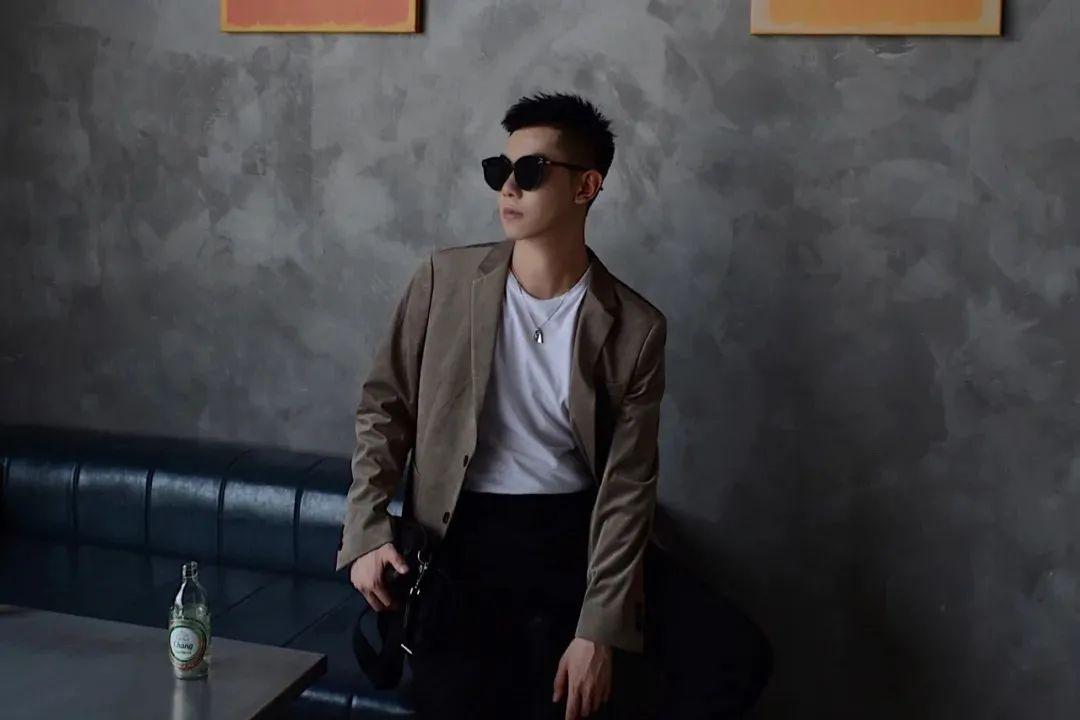 街拍男穿搭加图解,街拍男士穿衣搭配图