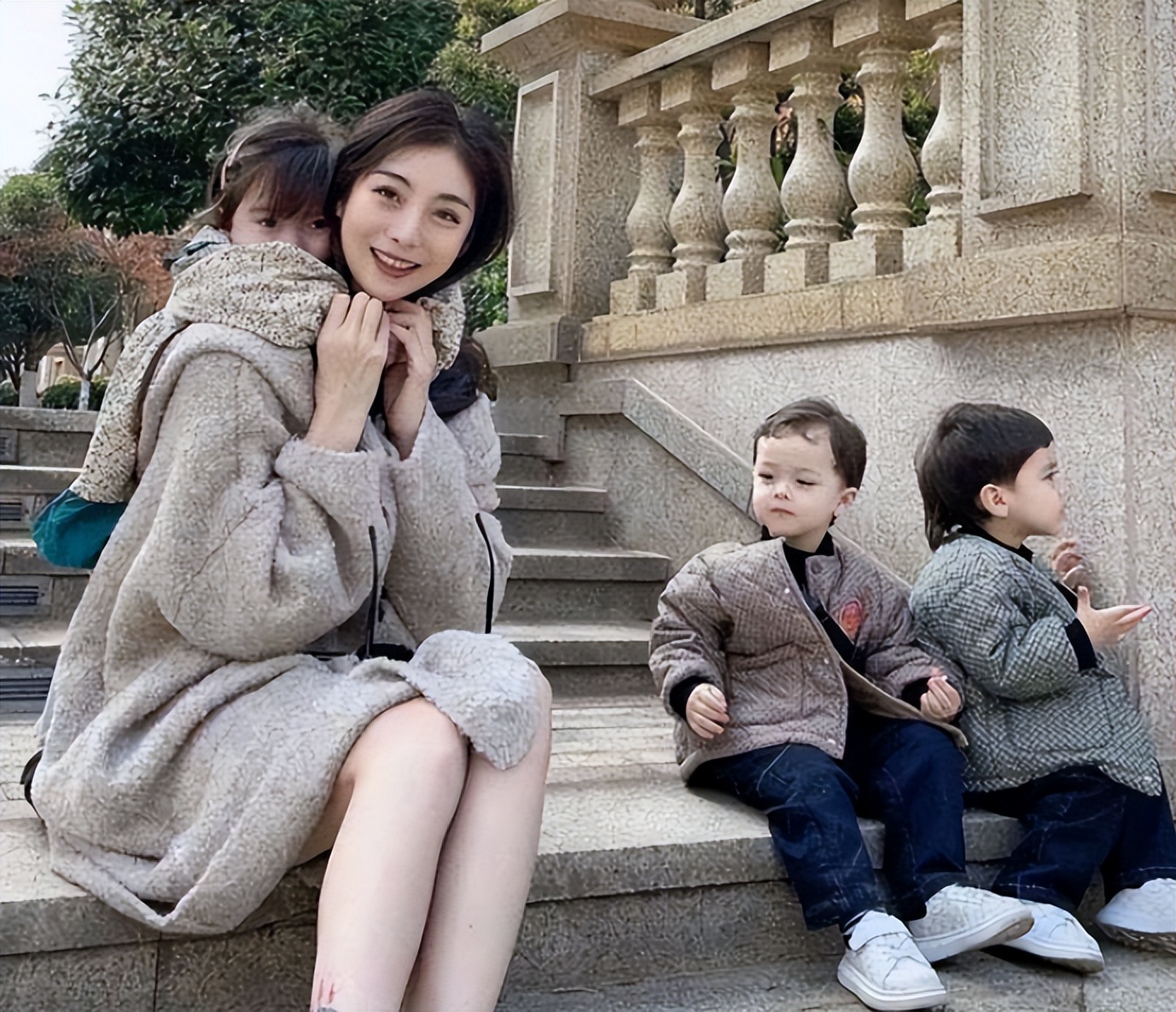 买精生混血三胞胎，每月花百万养娃，李雪珂的口碑为何不如叶海洋