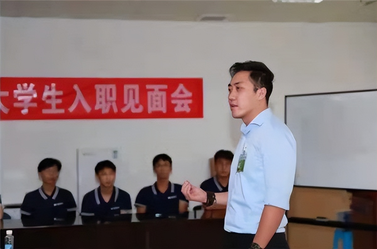 董明珠为啥和王自如戴同款手表,董明珠与王自如恋爱事件