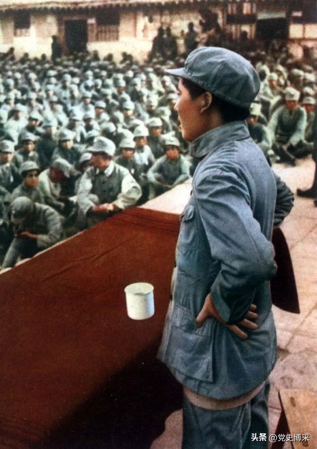 毛*东泽**巨著《论持久战》问世前后，震动国民*党**高层，日本军界为之折服，其思想今天仍然没有过时