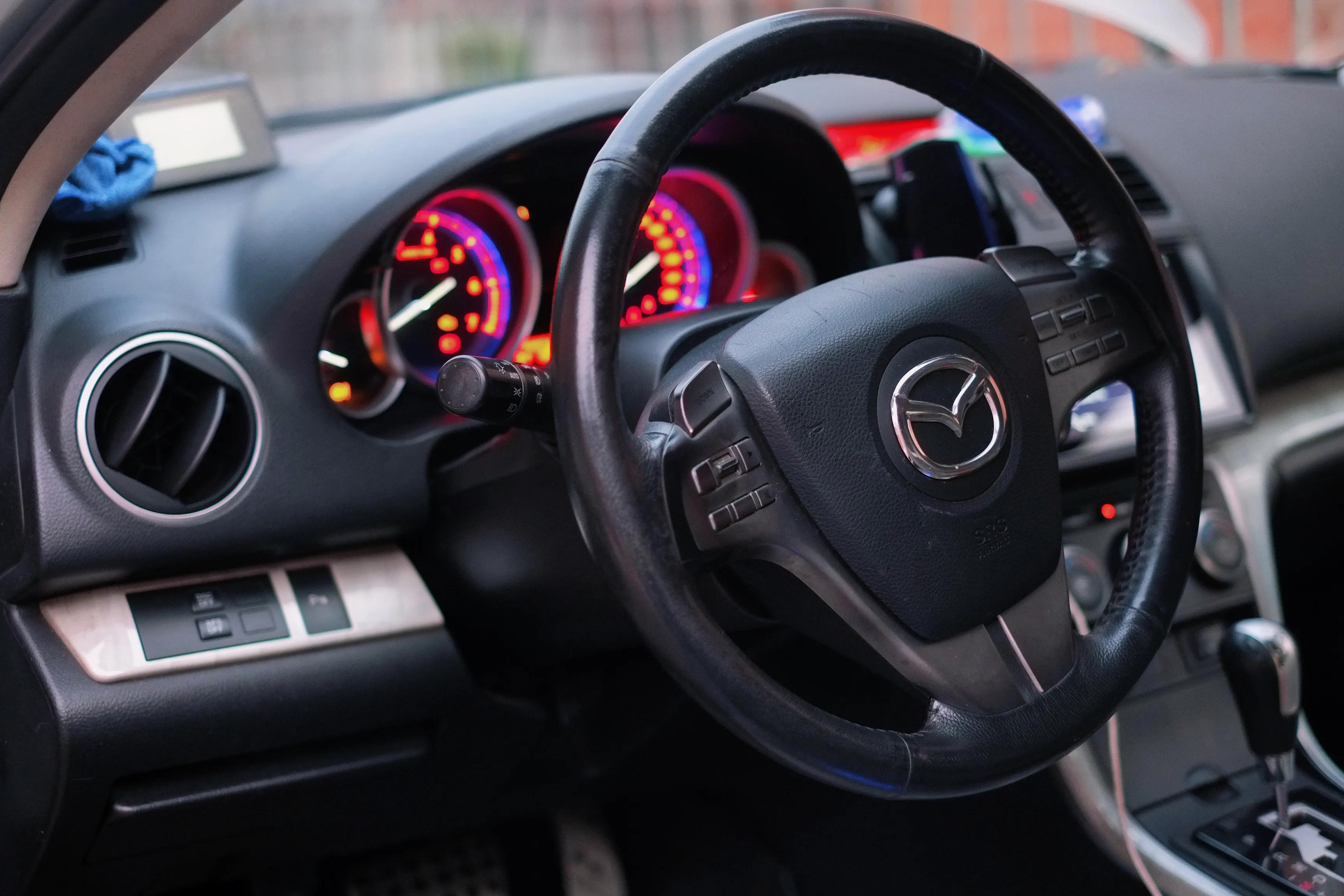 10年马6睿翼2.0提速有顿挫感,马自达睿翼2.5平顺吗