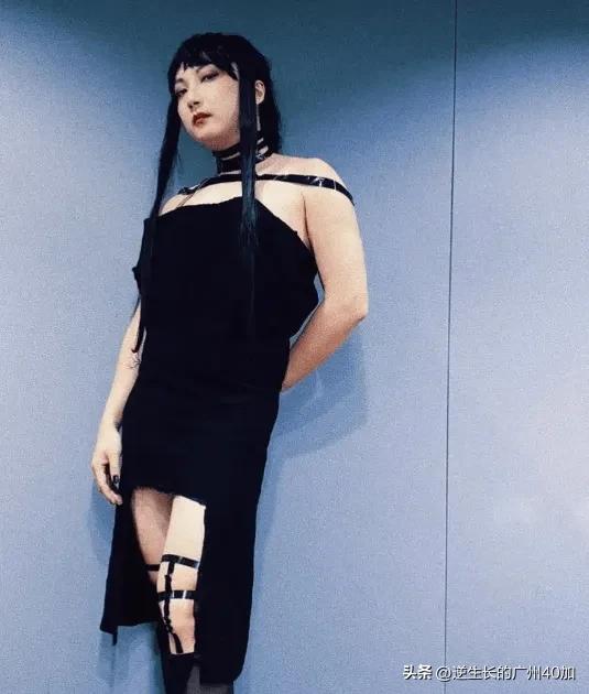 香港主持人在巨星见面会发表港独言论，粉丝喊“CHINA”教他做人