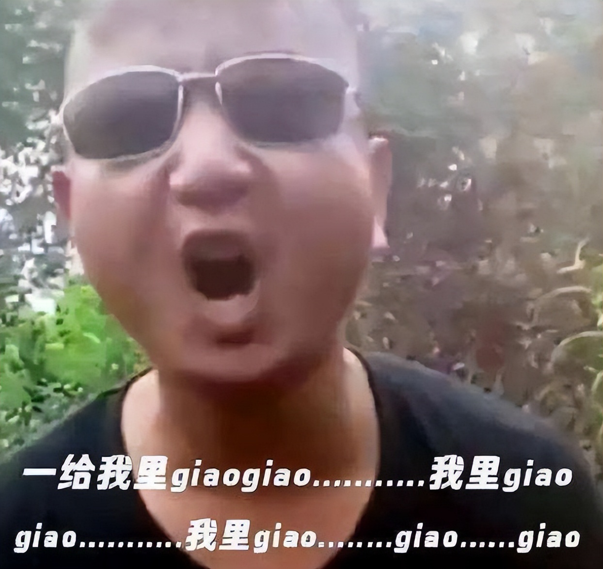 网红giao哥回应酒吧演出被打,网红giao哥现身酒吧捞金十分钟