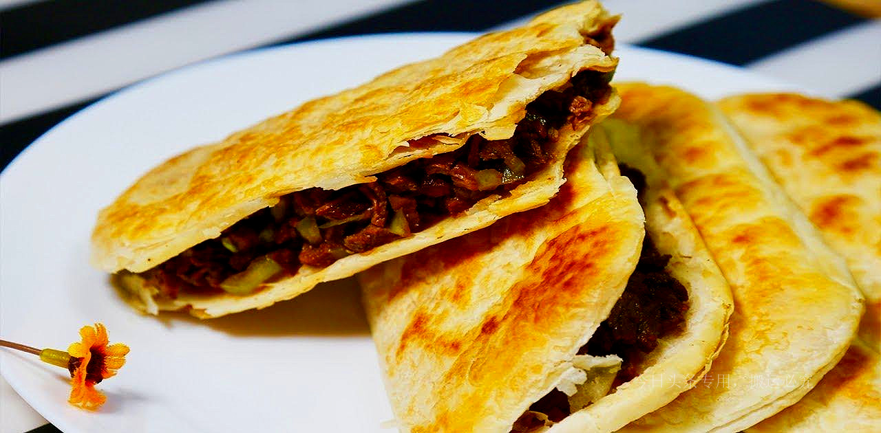 驴肉火烧和肉夹馍是不是异曲同工,为什么肉夹馍和驴肉火烧一个价呢