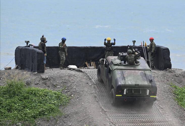 剑指中国，美军开启两大军演，台岛跟风，*进党民**叫嚣：不对称作战