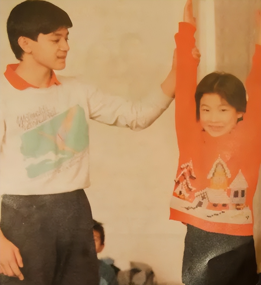 跳水皇后伏明霞嫁给了谁,跳水女皇伏明霞吴敏霞