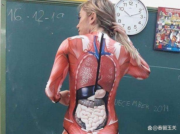 女老师现场“解剖*体器人官**”，学生看得不眨眼，家长：不堪入目