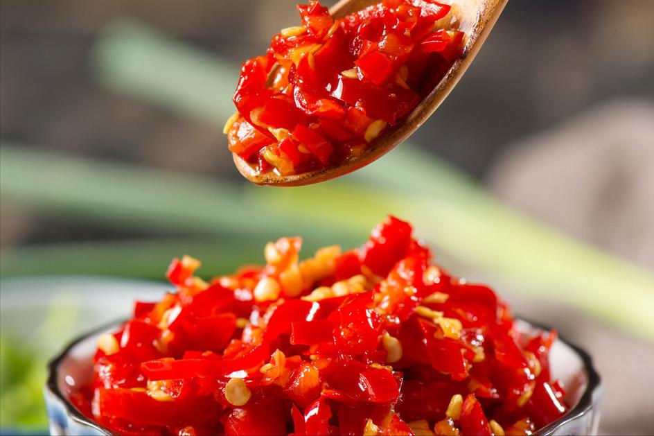 夏天做剁椒好吗,剁椒酱最正宗的做法不带油不带酒