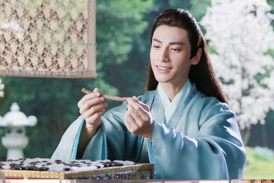 胡茬男口红,胡茬男星