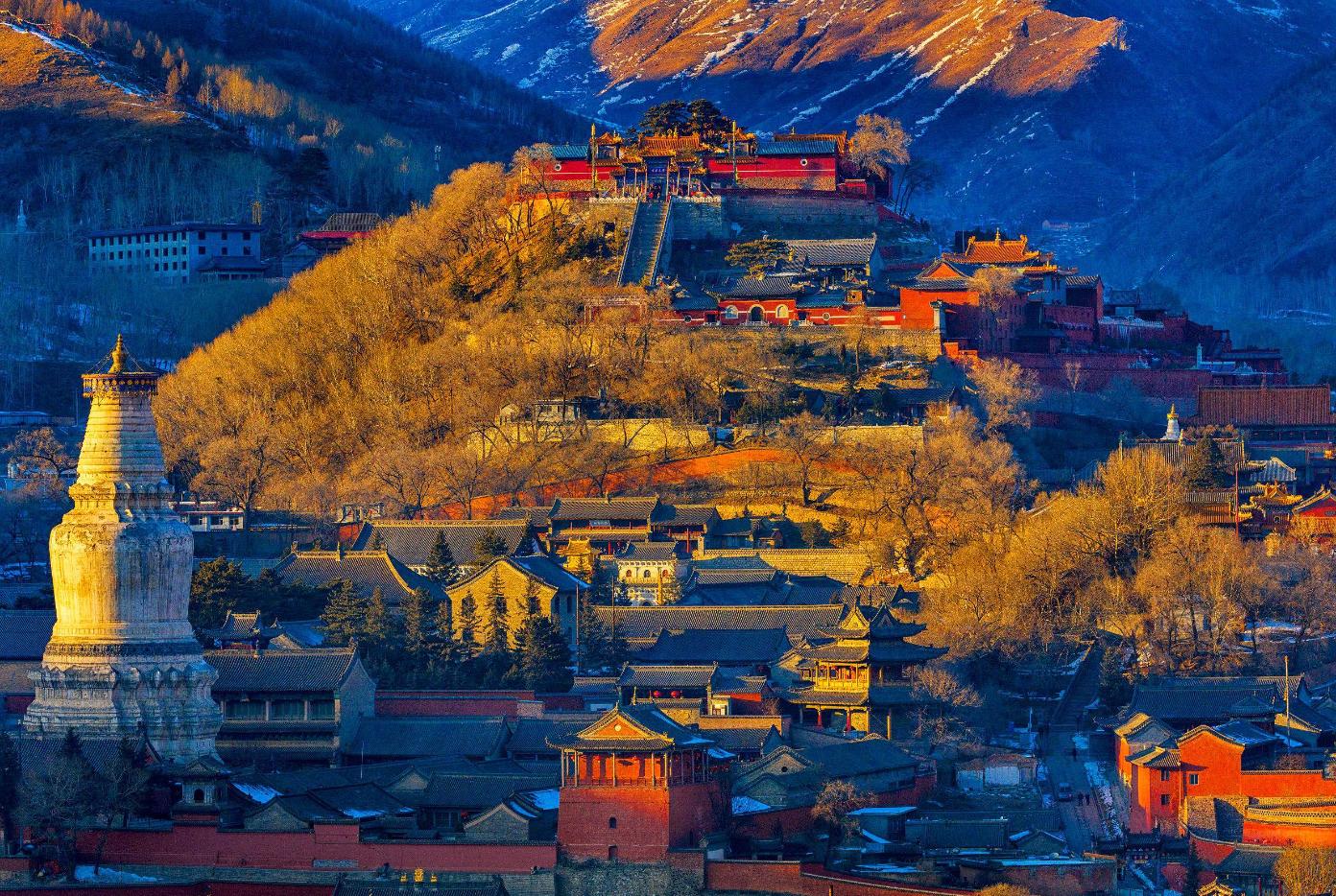 旅游必去景点十大名山,国内五大名山哪个最值得去