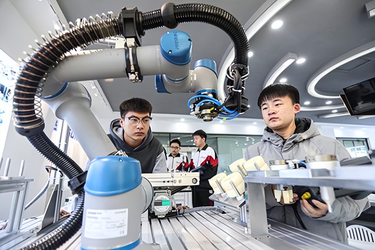 本科院校的专科专业是高职吗,专科院校与本科的专科专业的区别