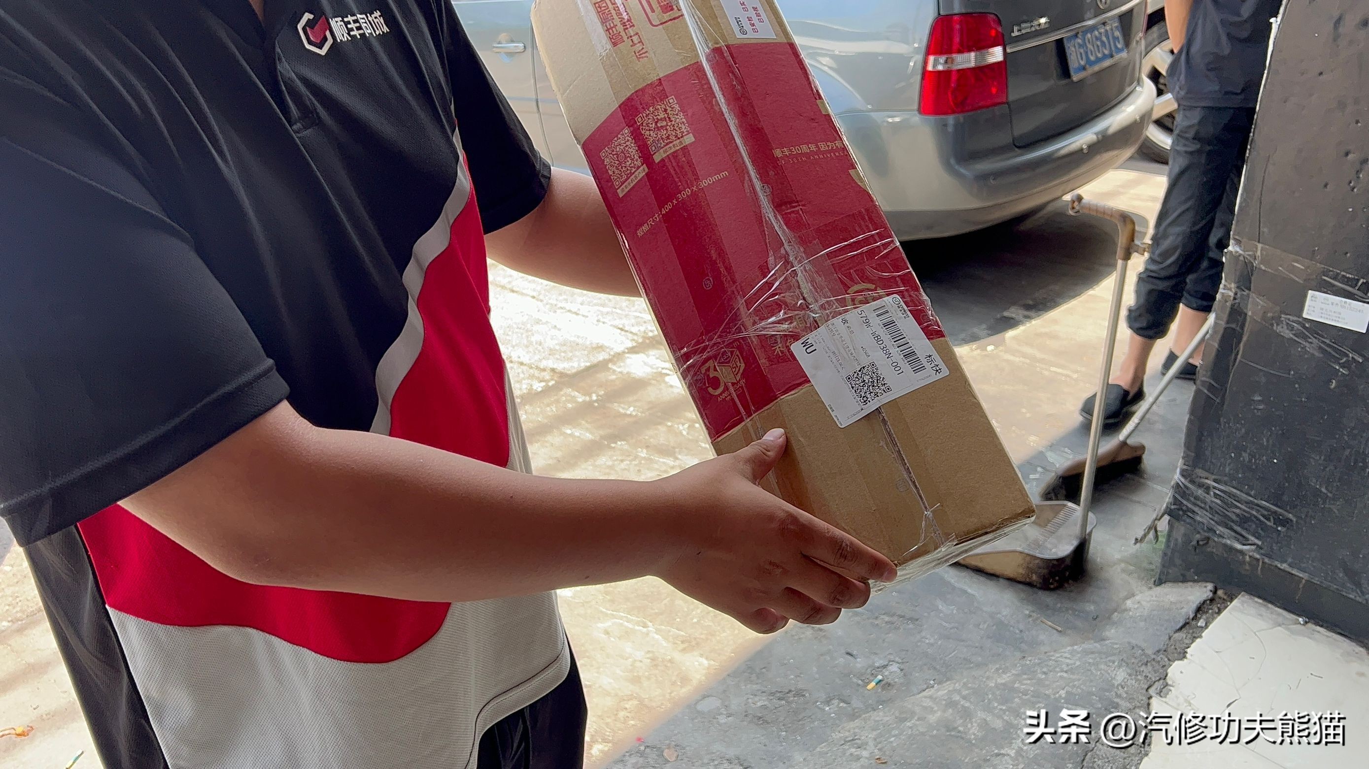 没听刘团长的劝，宝马MINI严重烧机油车主后悔不已，便宜没好货！