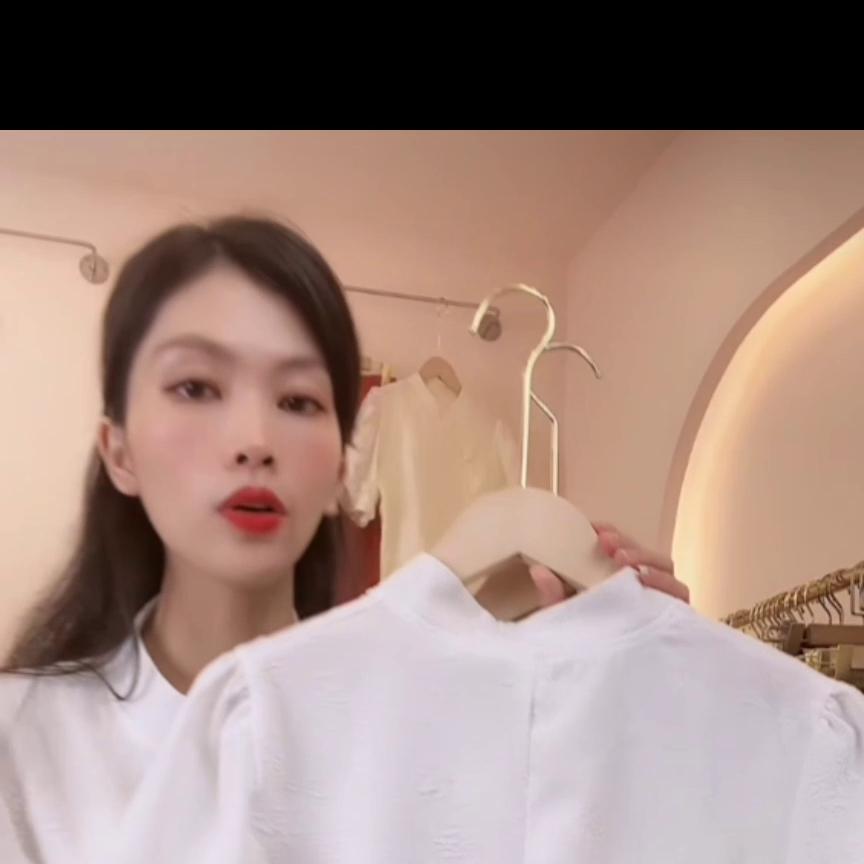 衬衫女设计感小众泡泡袖短袖,泡泡袖衬衫女设计感修身性感短袖