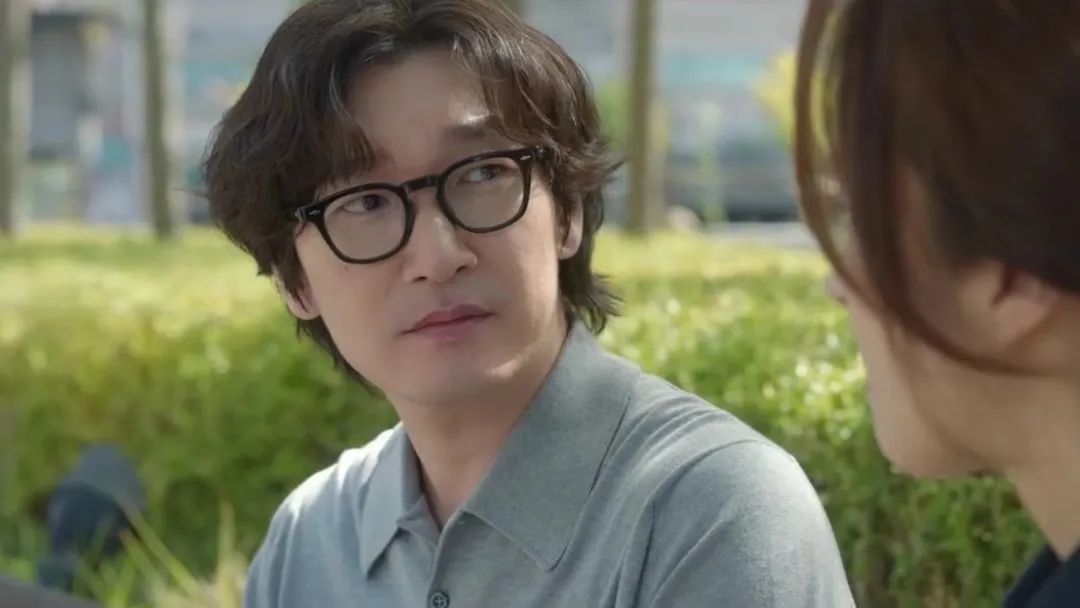 少女为什么总会爱上大叔？无非这两种：一种有颜，一种有骨