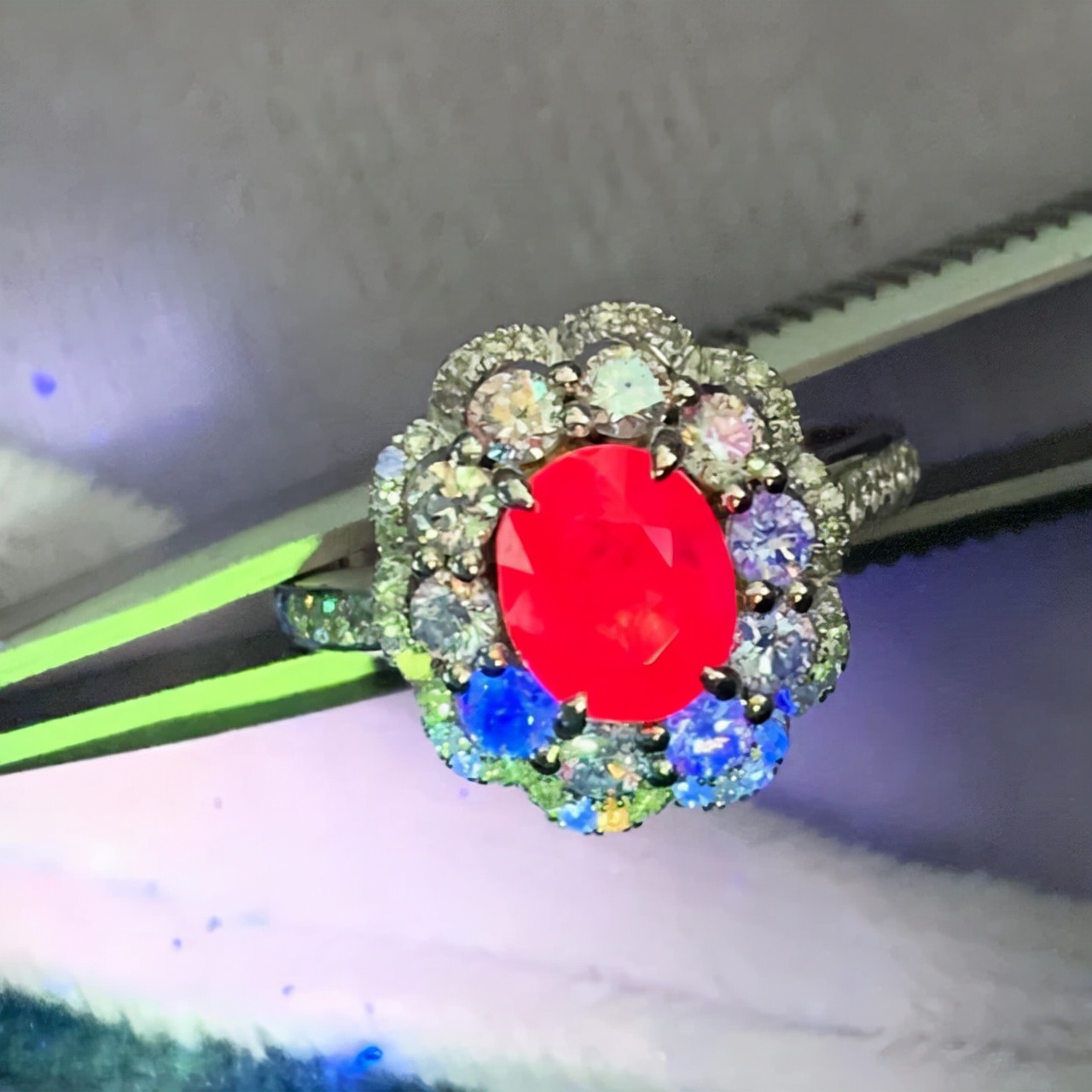 一克拉钻石钻戒多少钱,钻石排钻2克拉钻戒