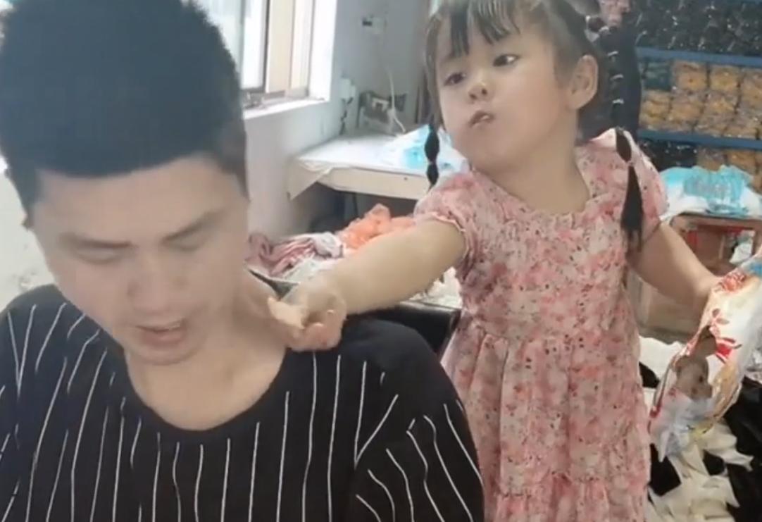 妮妮工厂小员工,妮妮的真实妈妈