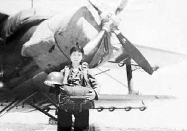 身穿15元鞋子老人向社会捐款1000万,老人穿15元鞋给家乡捐款1000万