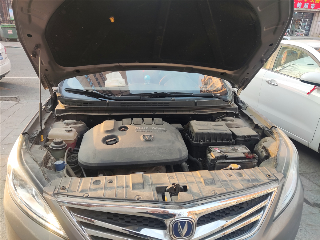 大众车添加玻璃水,汽车玻璃水添加教程