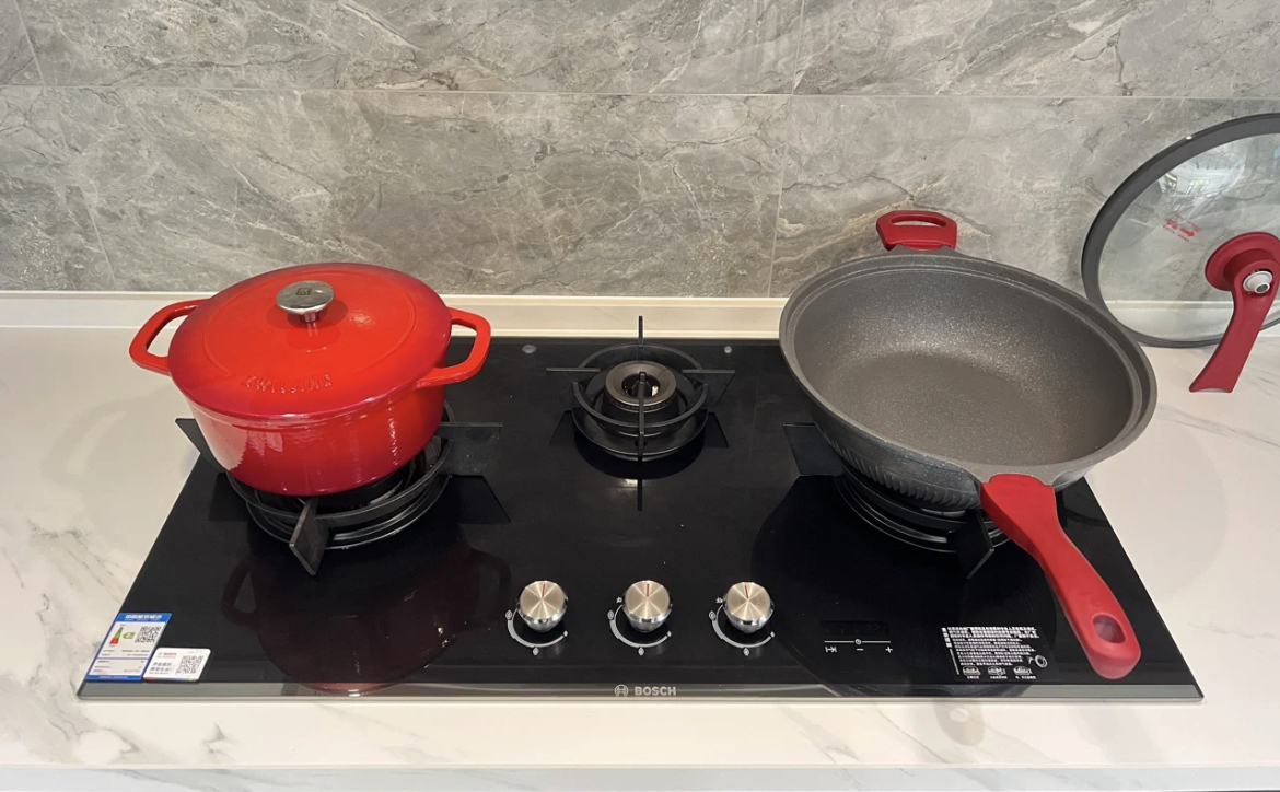 家用燃气灶怎么选要注意什么,燃气灶怎么用是正确的选择