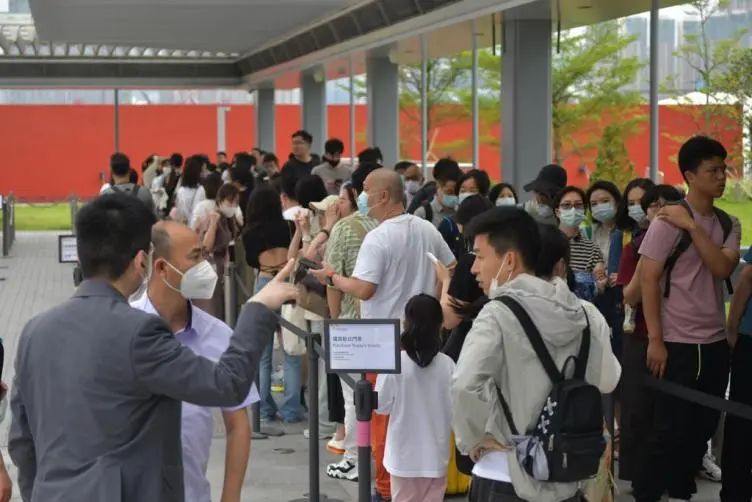2019年去香港旅游的人还多吗,为什么去香港旅游便宜了