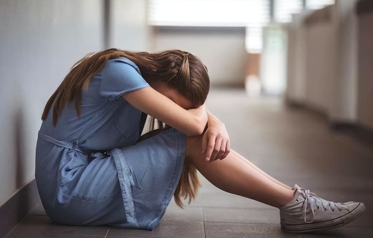 自卑自负自信之间的关系,自卑自负的人性格