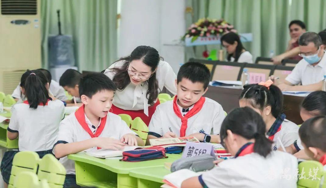 增强文化自信实践活动,培养学生文化自信的课题研究