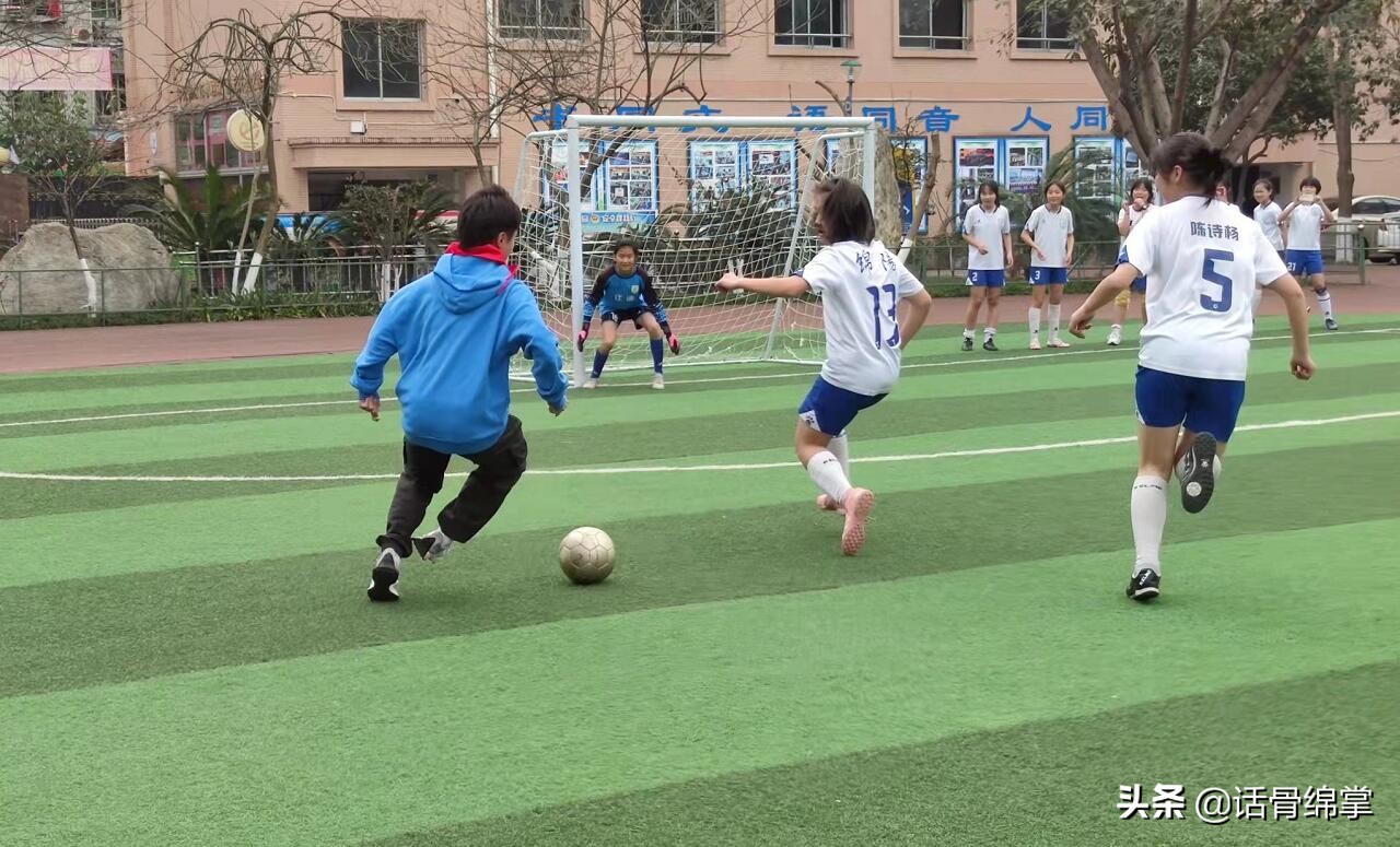 张琳艳父母被表彰,张琳艳家乡看女足夺冠