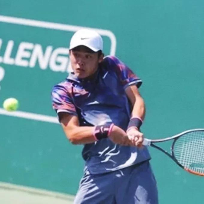 你认识几个打网球的明星?