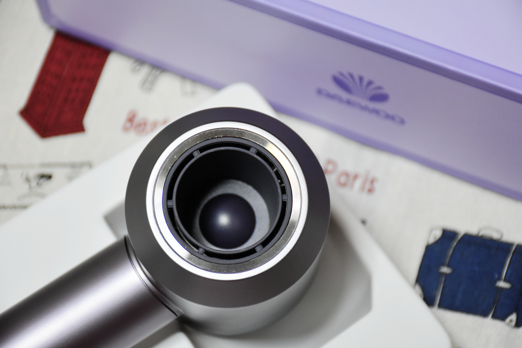 高颜值全功能,让普通家庭也能体验健康安全高效的吹发高科技。