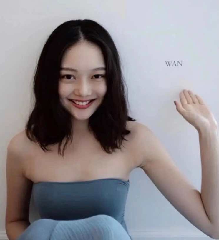 雷宛萤故事,豆瓣女神早期