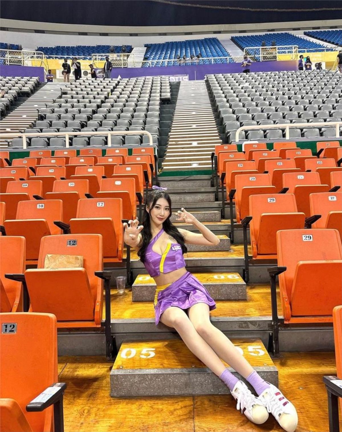 霍华德秀身材,云豹拉拉队队长霍华德