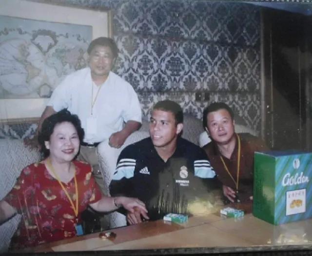 罗纳尔多为金嗓子喉宝代言,金嗓子骗球星代言