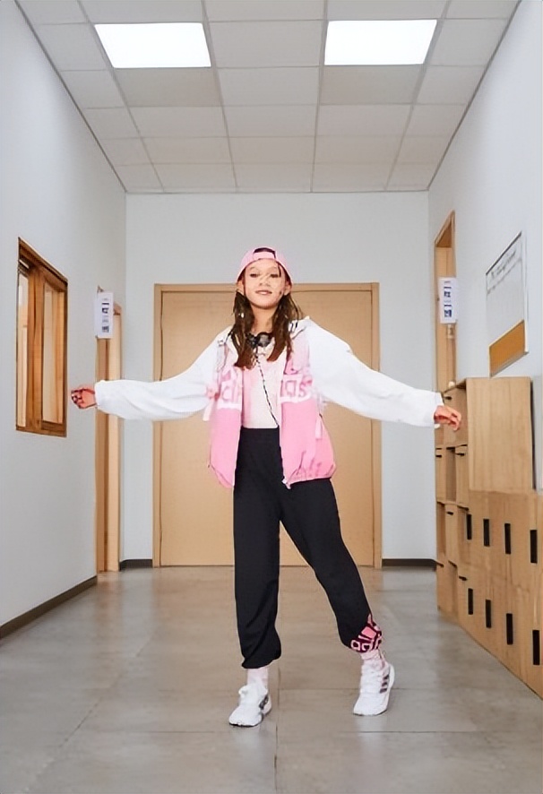 阿迪达斯儿童最新款,阿迪达斯新品男童款