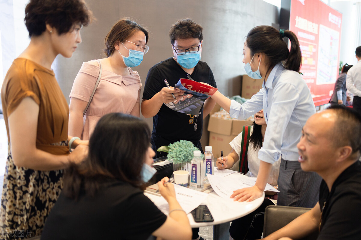 房地产商为什么要雇销售团队,开发商找房托增添人气违法吗