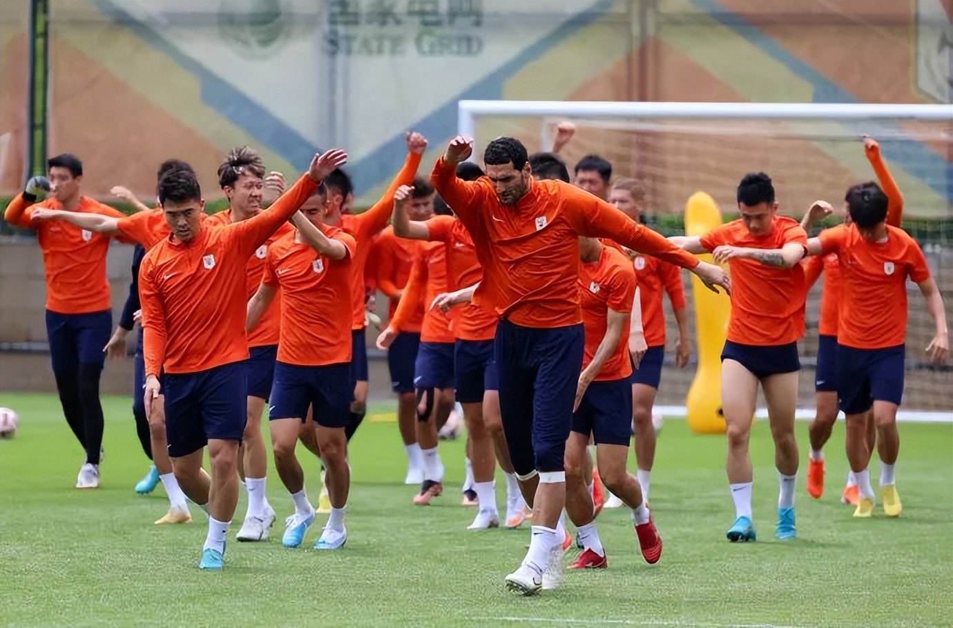 阵容齐整！泰山队今日兵发武汉，王大雷霸气表态客场拿分