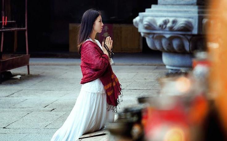 福报轻松招，烧香拜佛高招