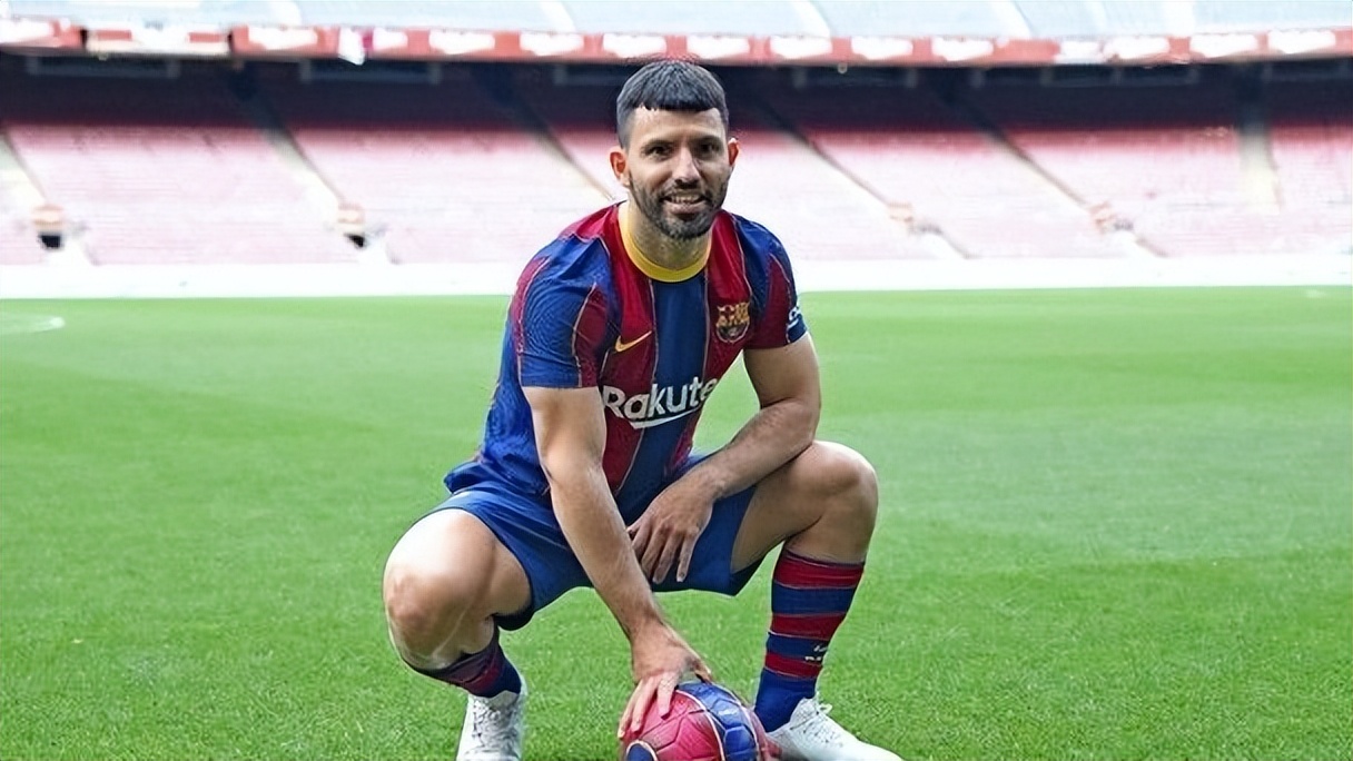 曼城阿奎罗绝杀夺冠瞬间,蓝月传奇1